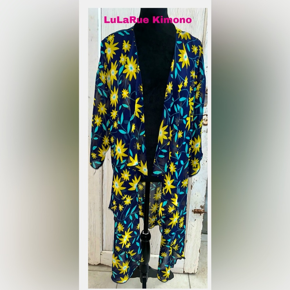 🌼🌼LuLaRoe Floral Cascading Kimono🌼🌼
